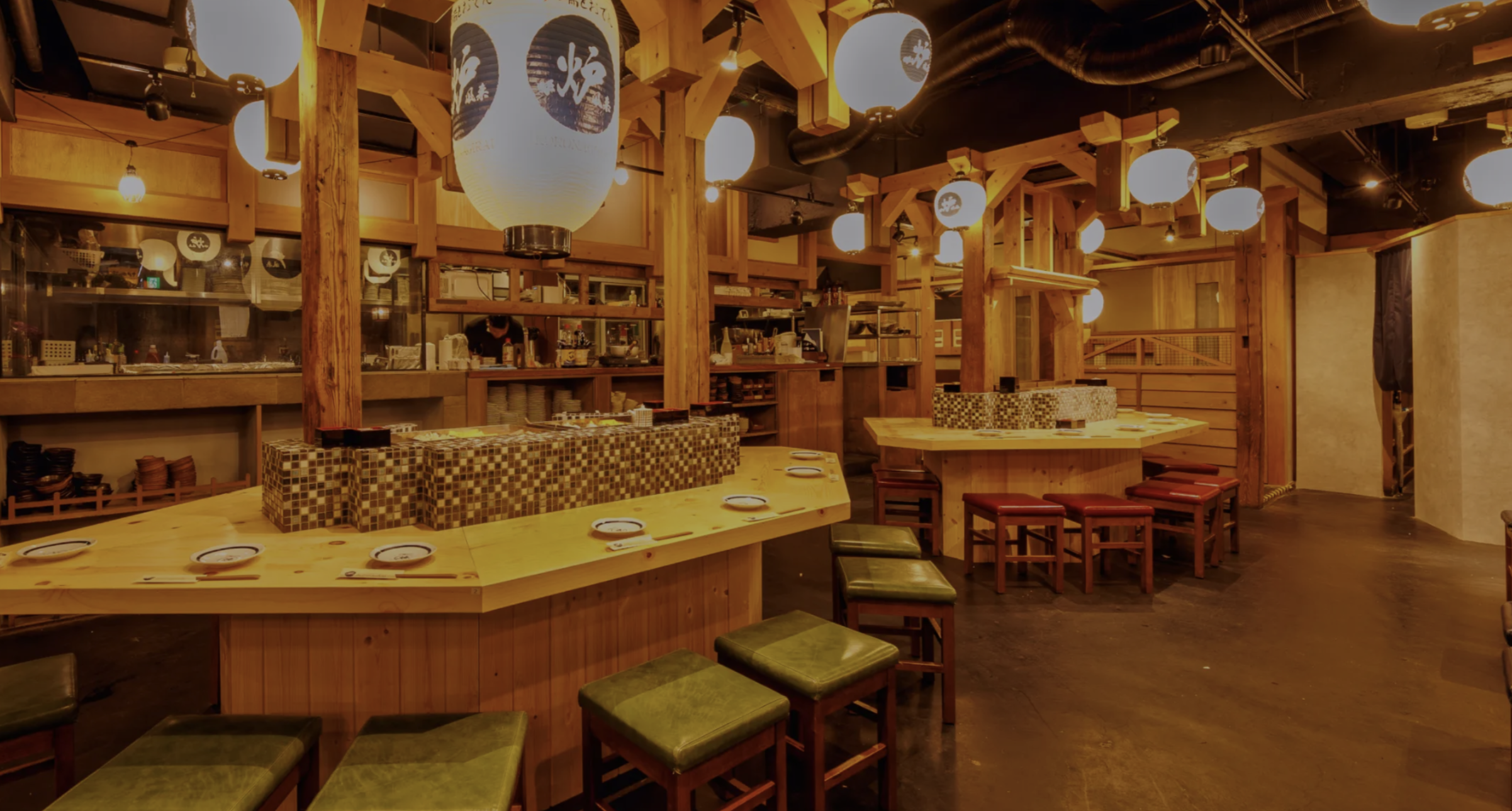 炉端とおでん 呼炉凪来 店内①