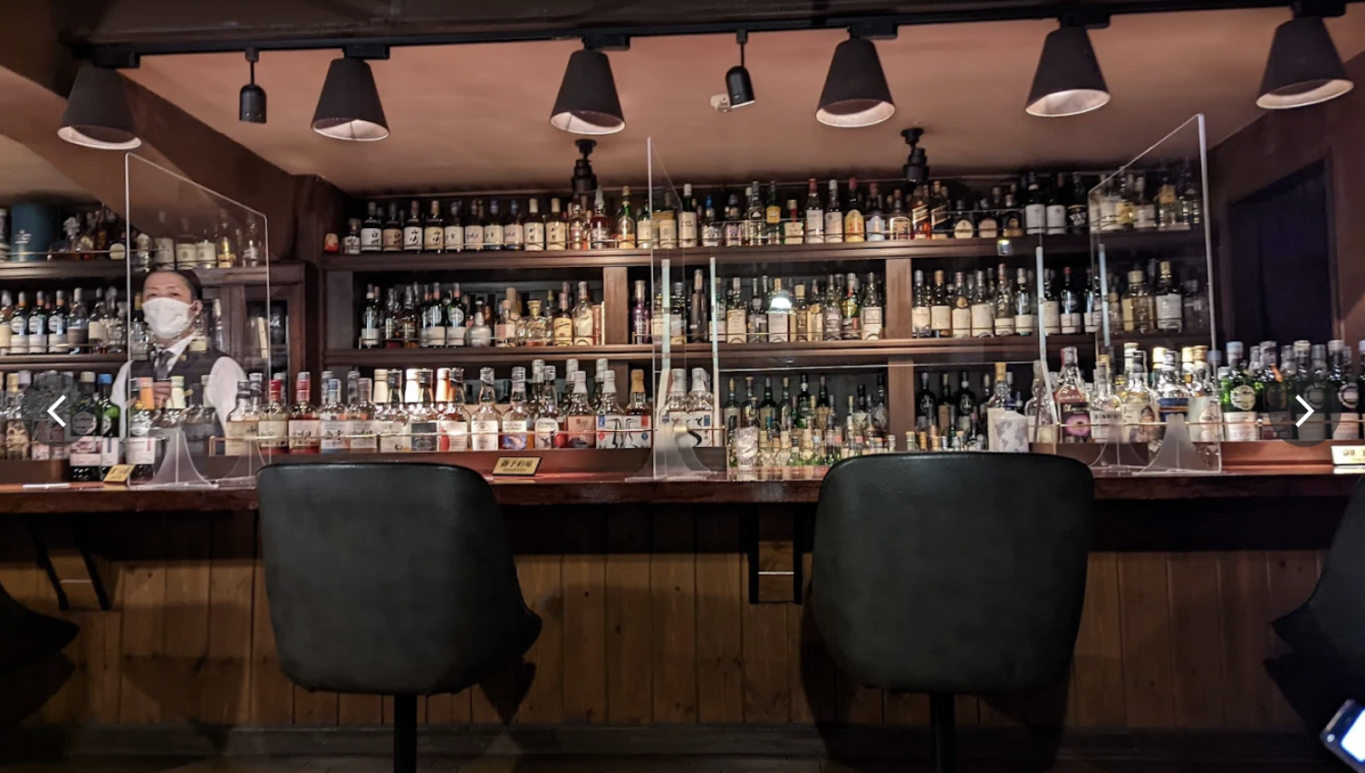 BAR BARNS 内観